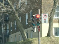 ケベックは赤信号でも進める？運転前に知りたい交通ルールと道路事情